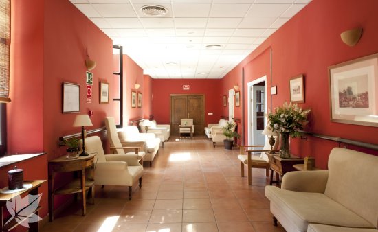 Sanitas Residencial - Residencia Linares
