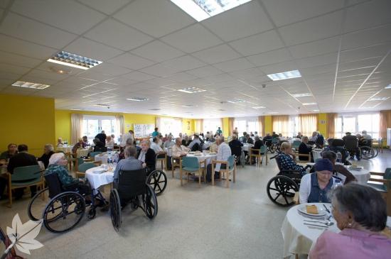 RESIDENCIA DE PERSONAS MAYORES DE LARAXE
